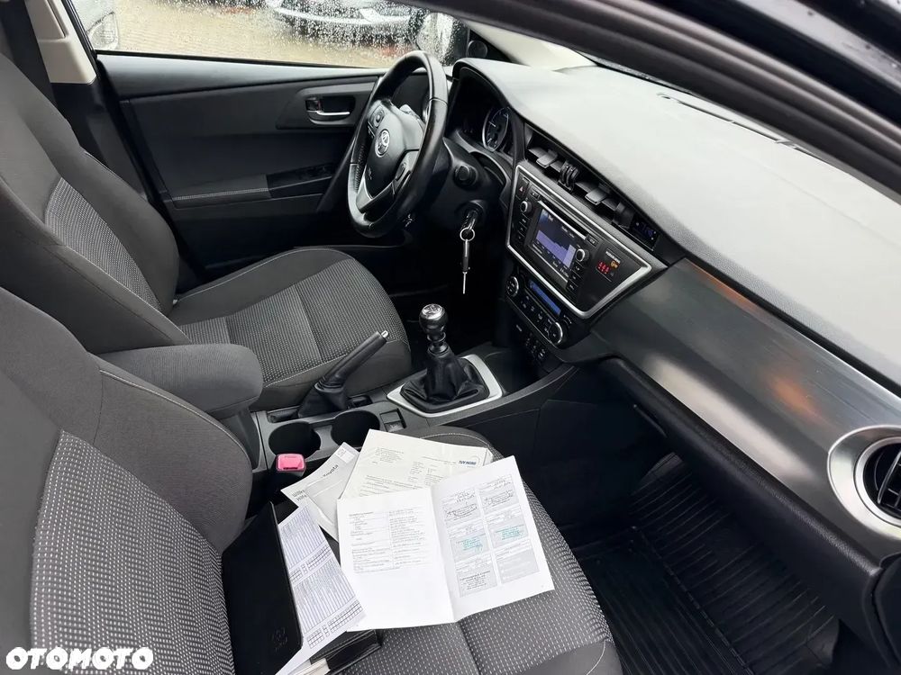Toyota Auris 2.0 D-4D Edition - 17
