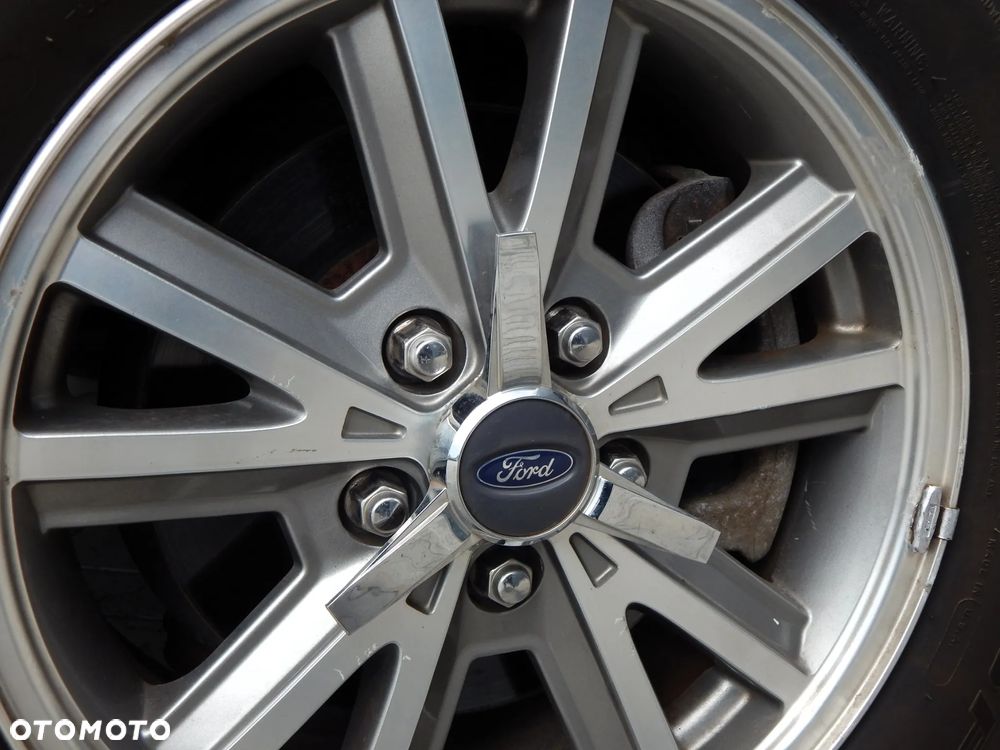 Ford Mustang - 36