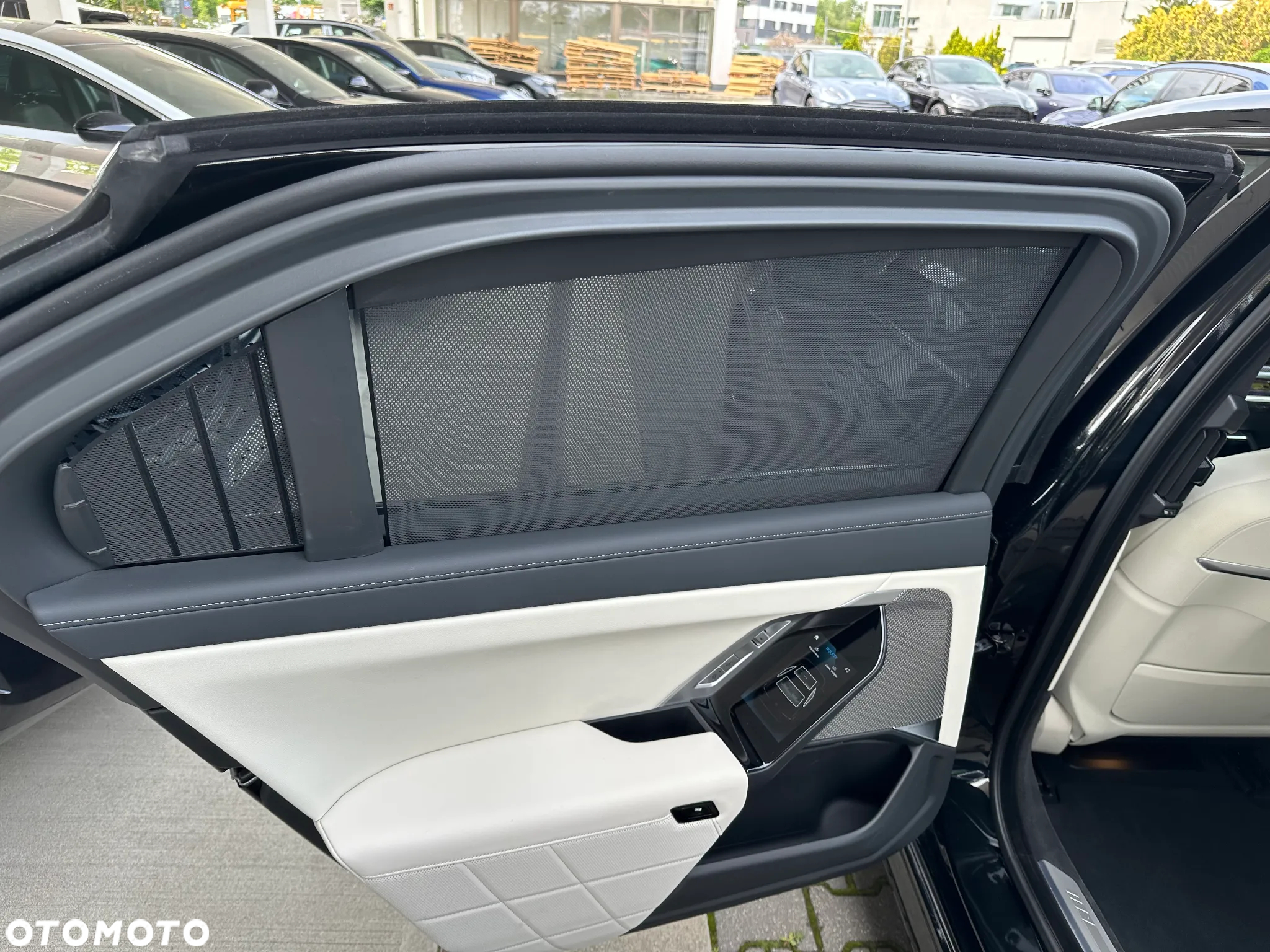 BMW Seria 7 M760e PHEV xDrive sport - 19