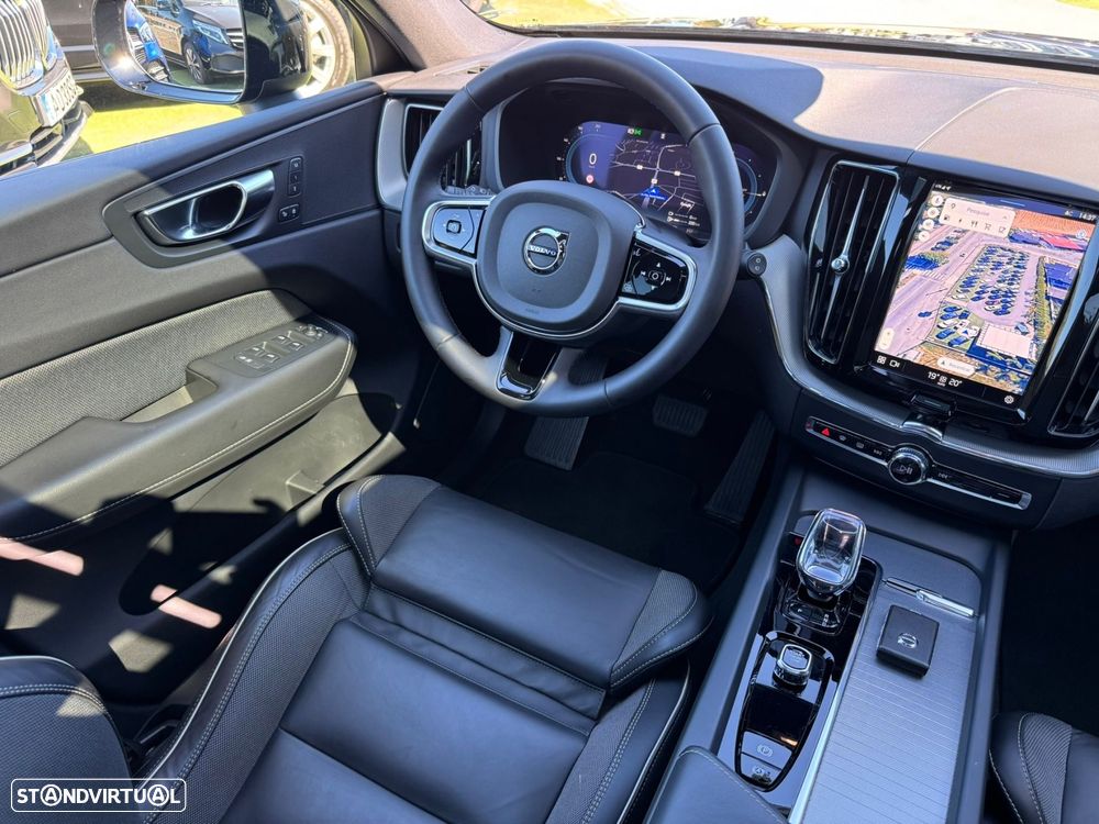 Volvo XC 60 2.0 T6 PHEV Black Edition AWD - 28