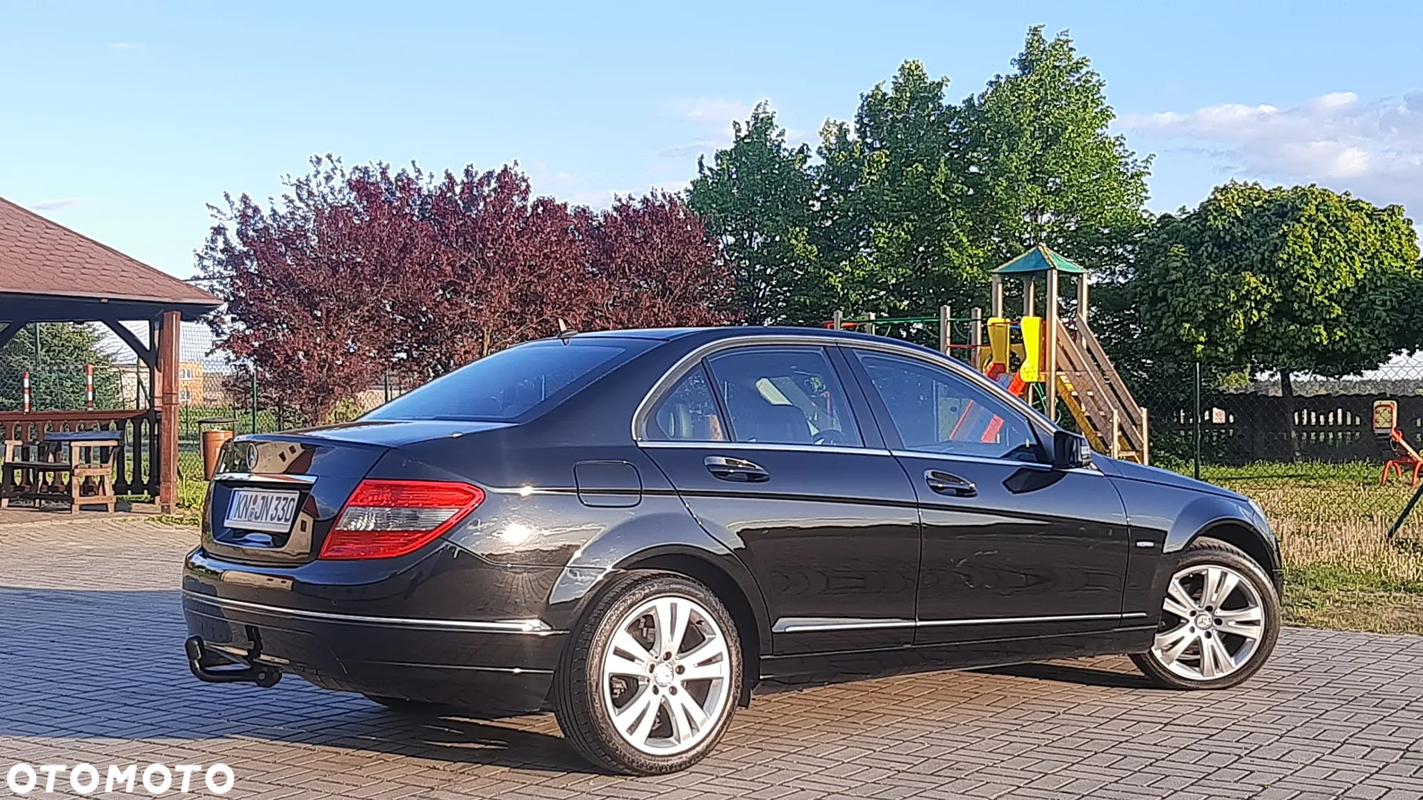 Mercedes-Benz Klasa C 180 CGI BlueEff Avantgarde - 16