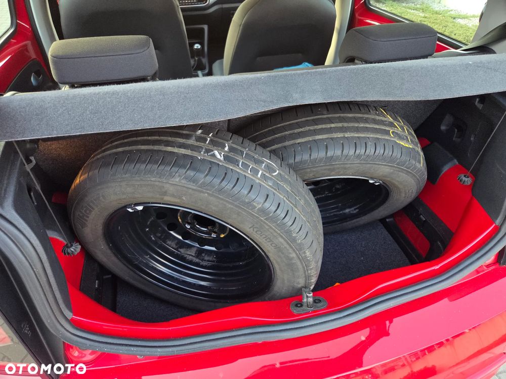 Volkswagen up! street - 28