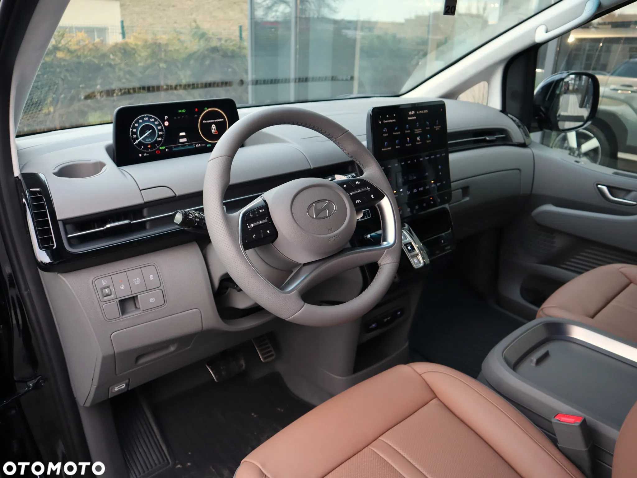 Hyundai Staria - 29