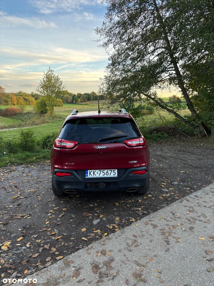 Jeep Cherokee - 4