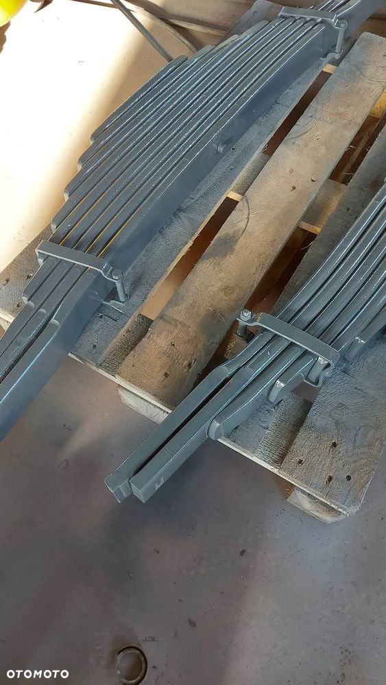 Resory Renault Kerax 8x4, 6x4, 6x6 - 4