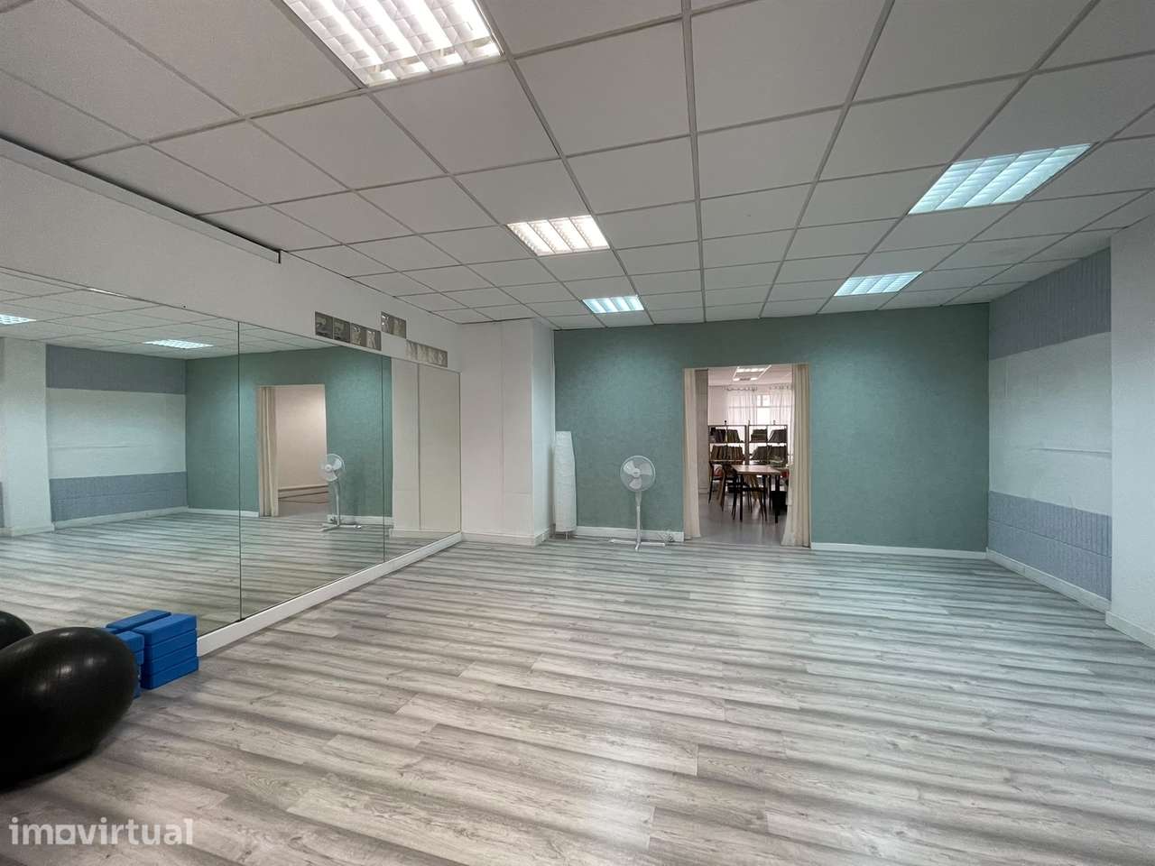 Loja para arrendar com cerca de  190m2 - Grande imagem: 3/13