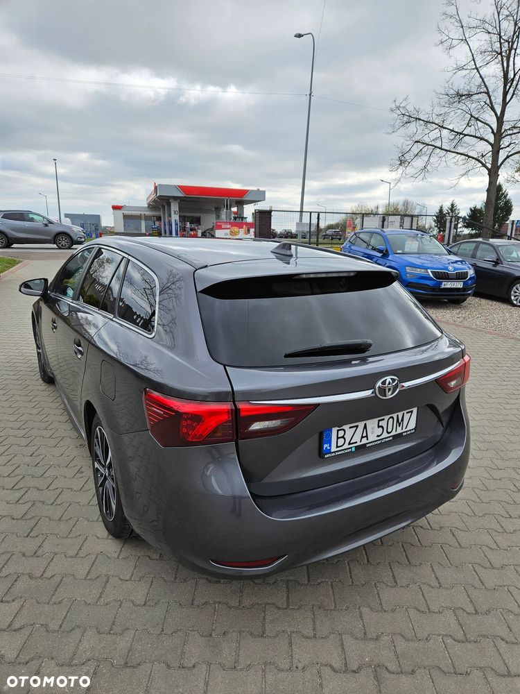 Toyota Avensis 1.8 Premium MS - 4