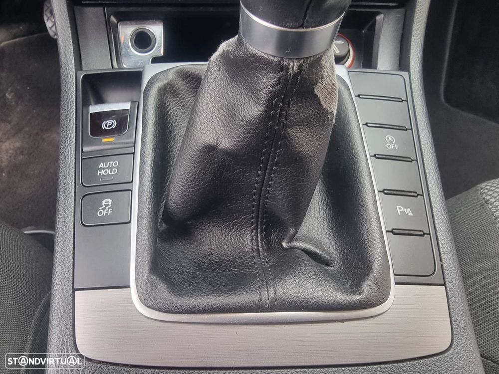 VW Passat Variant 1.6 TDI BlueMotion - 24