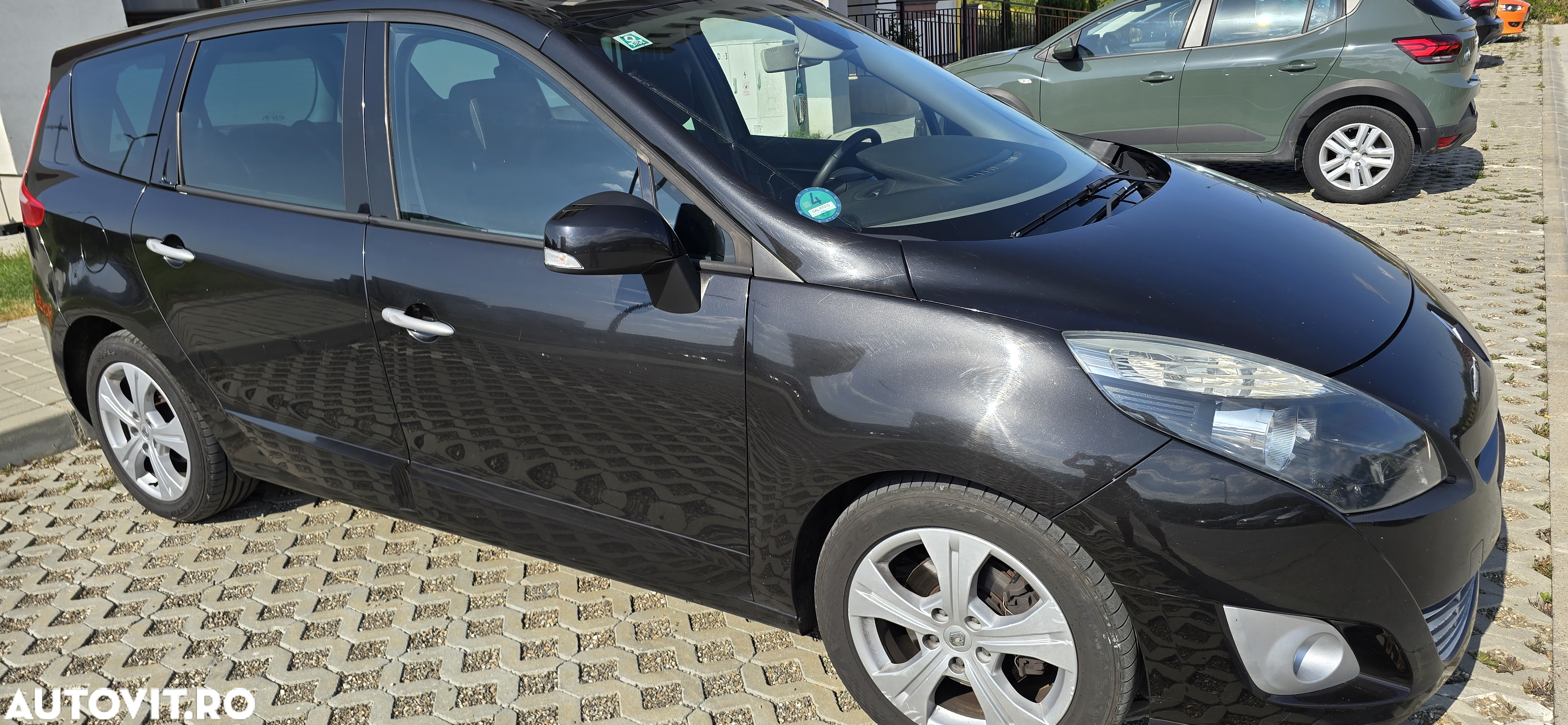 Renault Grand Scenic 1.9 dCi FAP Avantage - 4