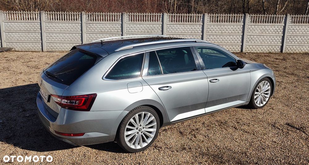 Skoda Superb 2.0 TDI 4x4 L&K DSG - 17