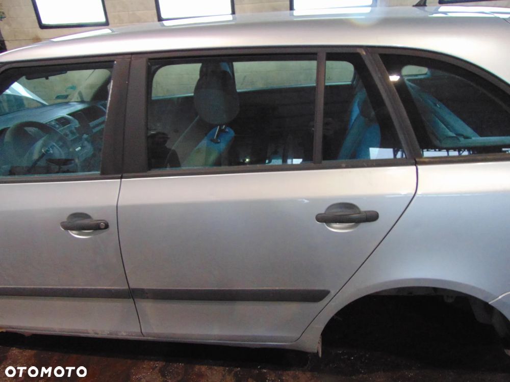 DRZWI LEWE TYŁ TYLNE SKODA FABIA II 9156 HB - 1