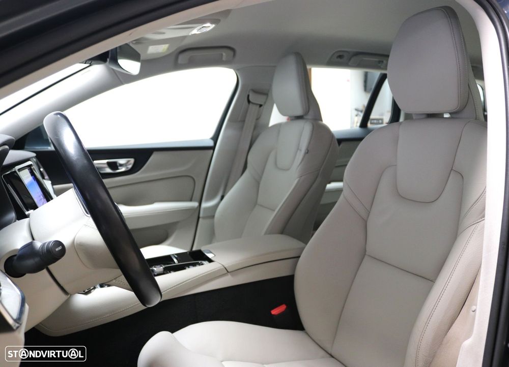 Volvo V60 2.0 T8 AWD TE Inscription - 15