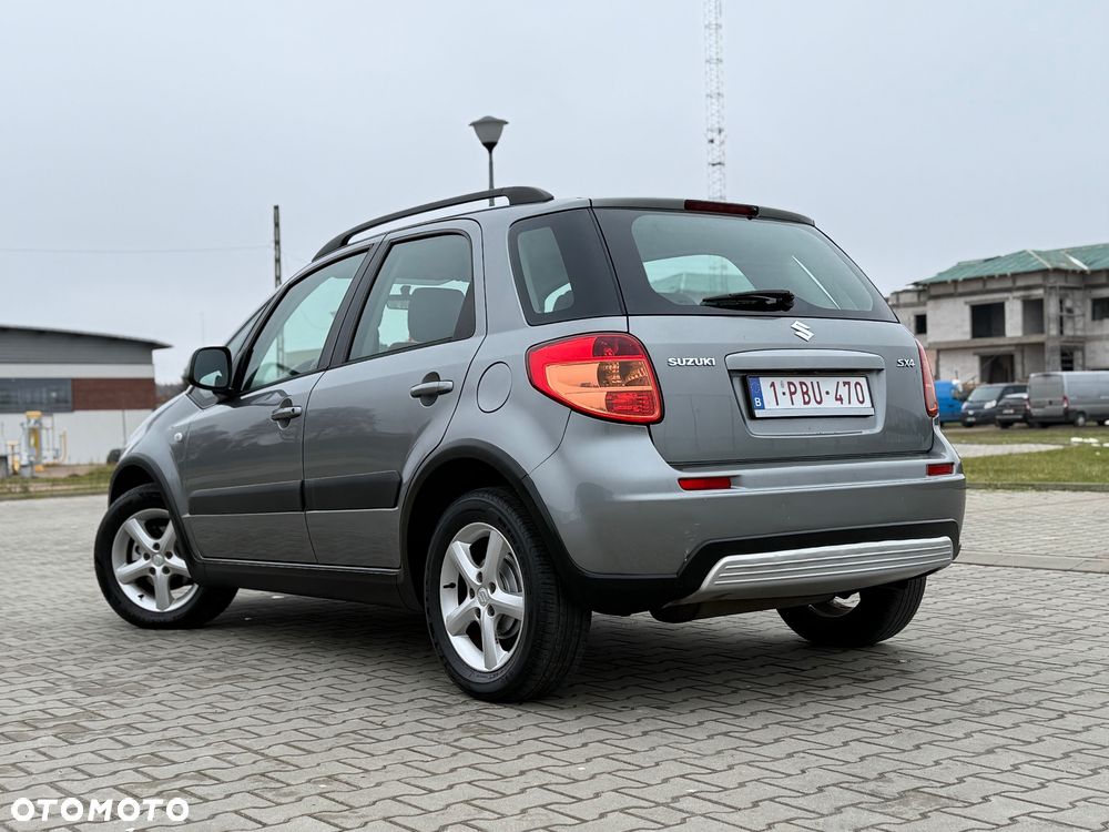 Suzuki SX4 1.5 Streetline 4x2 Classic - 18