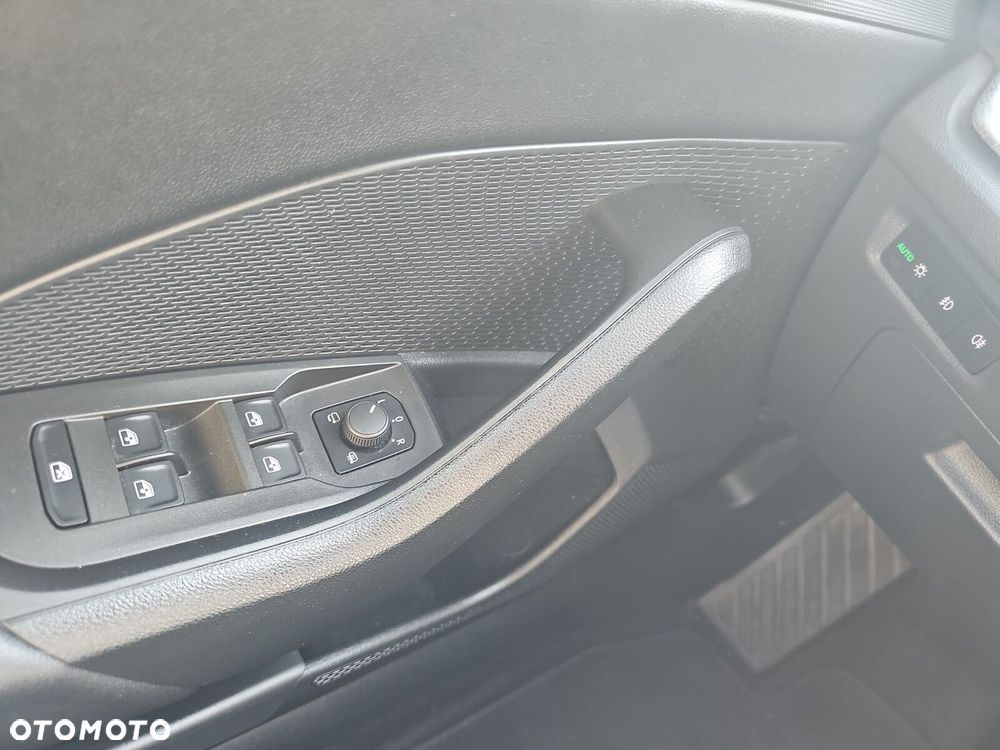 Skoda Octavia 2.0 TDI Ambition DSG - 22