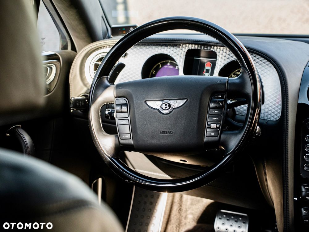 Bentley Flying Spur Standard - 23