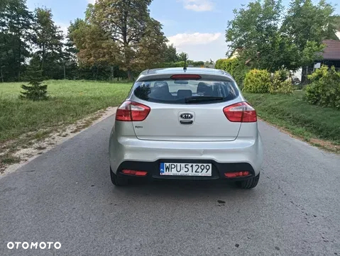 Kia Rio - 4