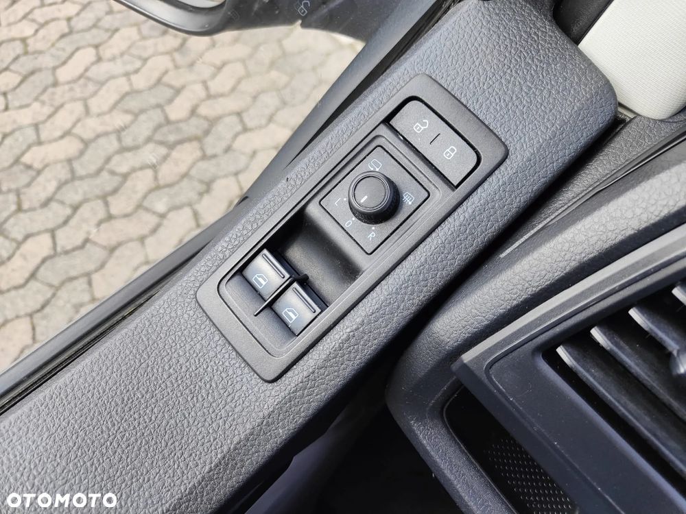 Volkswagen Caravelle 2.0 BiTDI L1 Comfortline DSG - 4