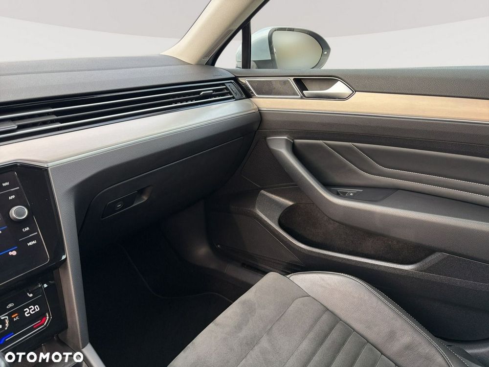Volkswagen Passat - 25
