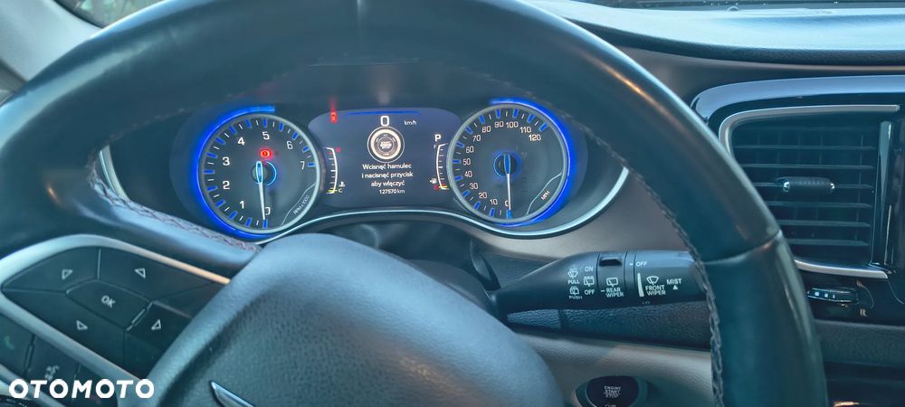 Chrysler Pacifica - 8