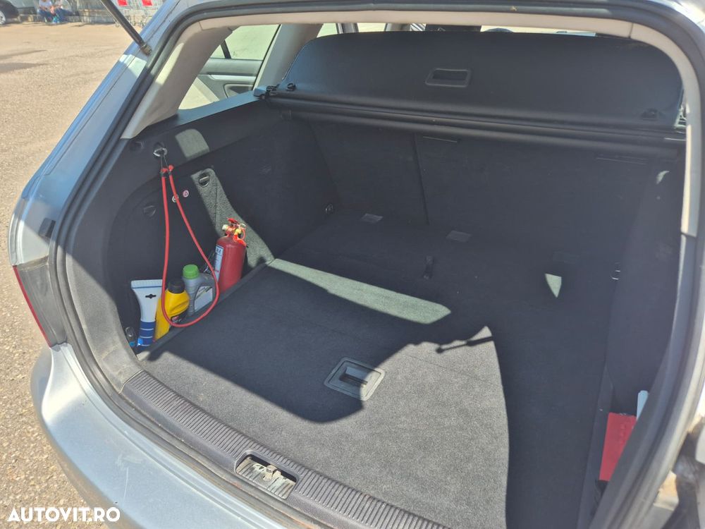 VOLKSWAGEN Golf 2012 — imagine 17