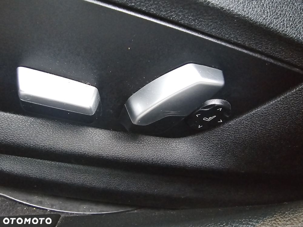 BMW Seria 5 520d - 36