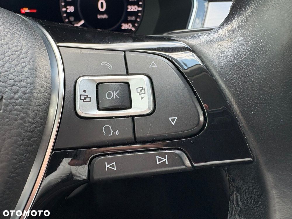 Volkswagen Passat - 26