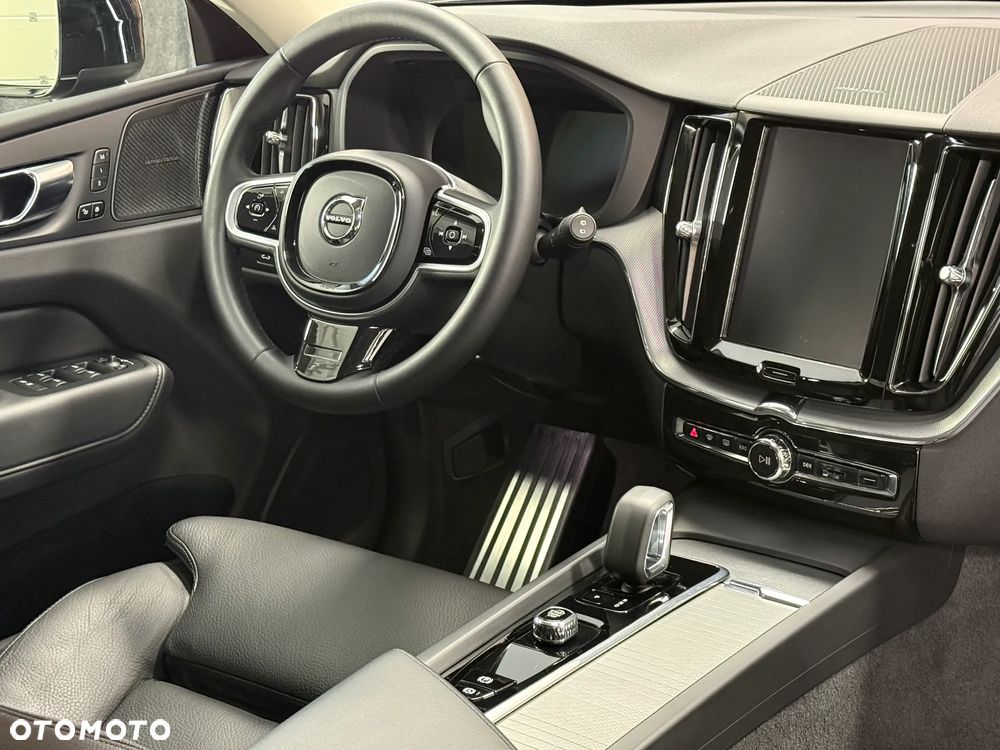 Volvo XC 60 B4 D AWD Geartronic Momentum Pro - 20