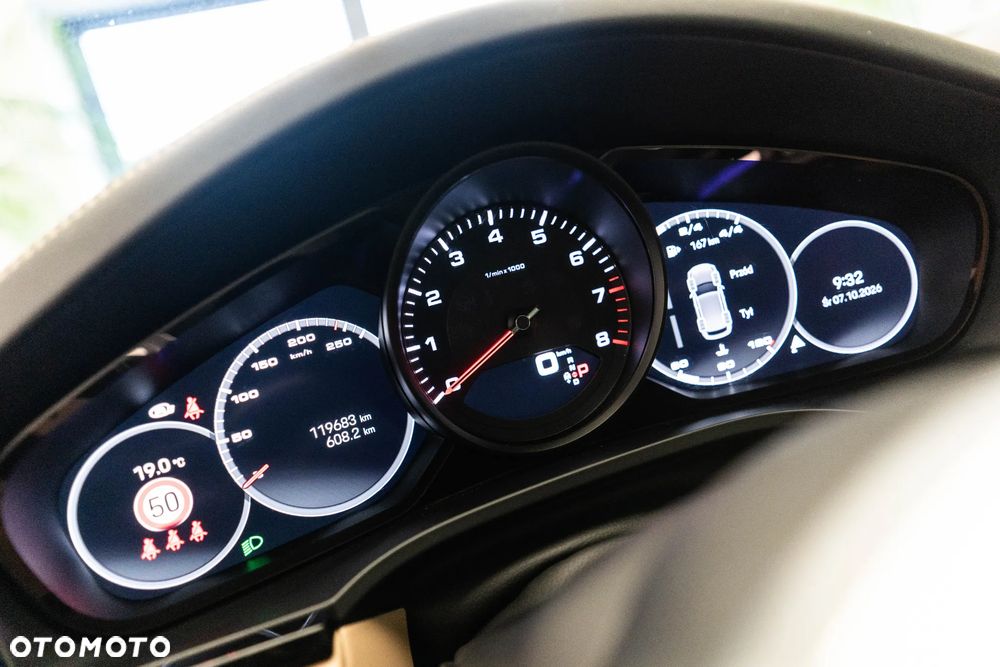 Porsche Cayenne Platinum Edition - 24