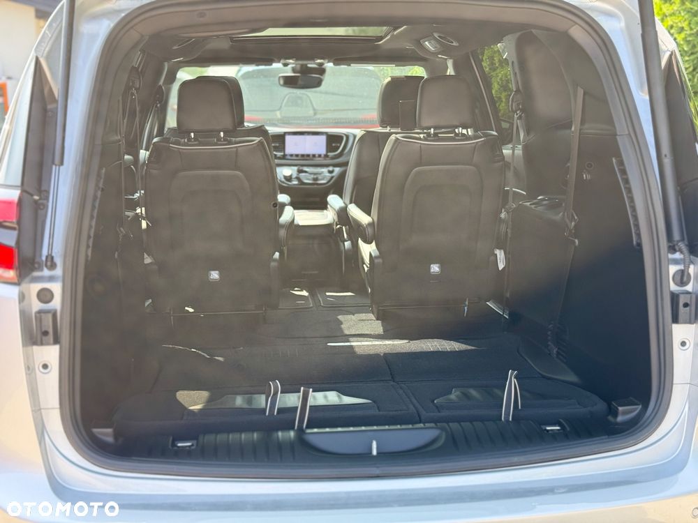 Chrysler Pacifica - 33