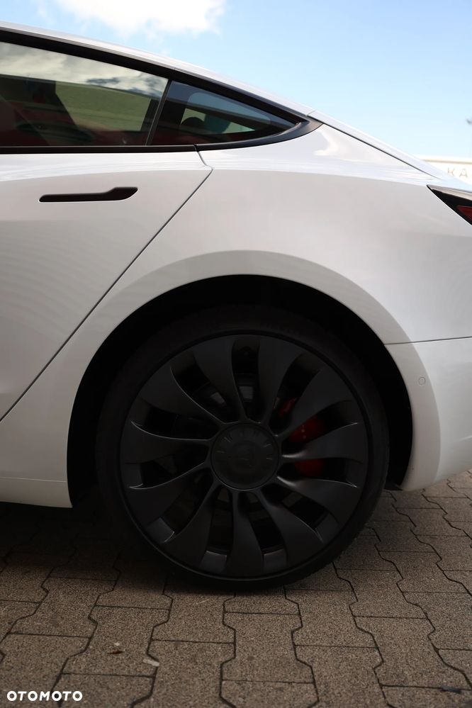 Tesla Model 3 - 21