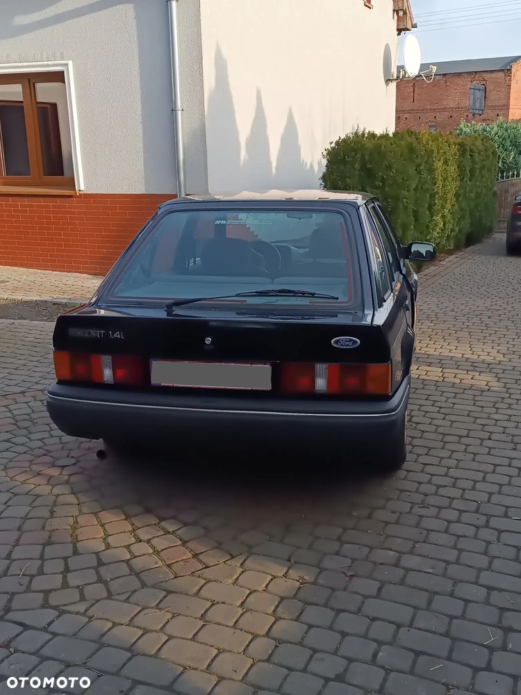 Ford Escort - 4