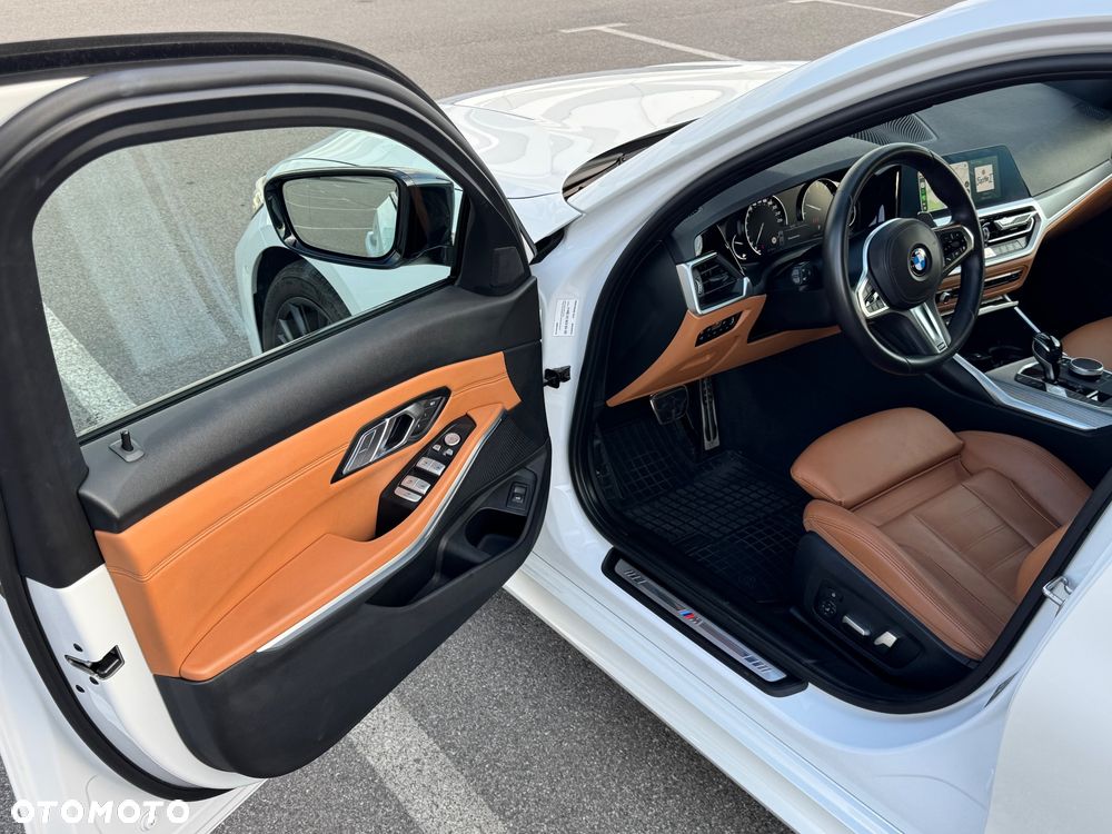 BMW Seria 3 320i xDrive M Sport - 10