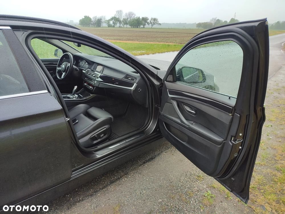 BMW Seria 5 530d xDrive - 13