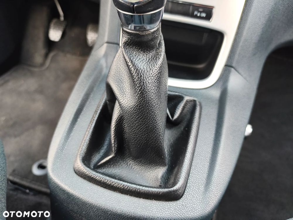 Ford Fiesta 1.25 Ghia - 29