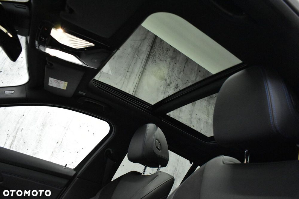 BMW Seria 3 320d xDrive M Sport sport - 9