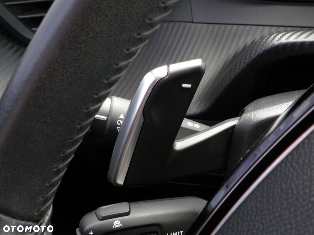 Peugeot 2008 1.2 PureTech Allure S&S EAT8 - 29