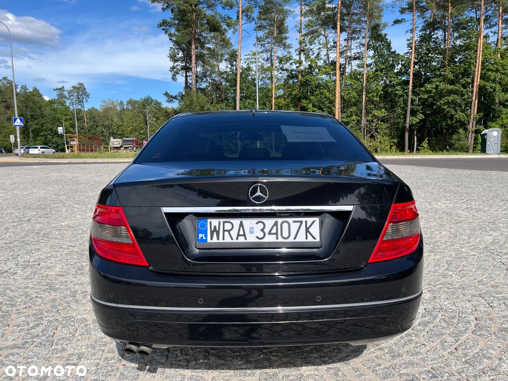 Mercedes-Benz Klasa C 180 CGI Automatik BlueEFFICIENCY Avantgarde - 8