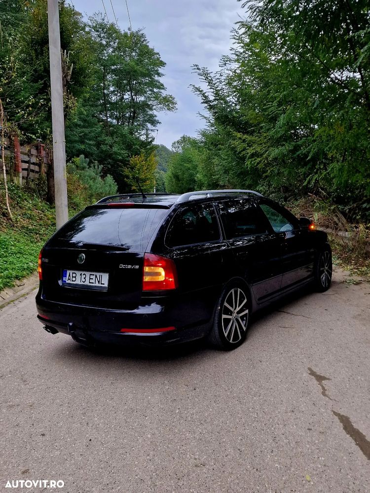 Skoda Octavia Combi 2.0 TDI CR DPF RS - 3