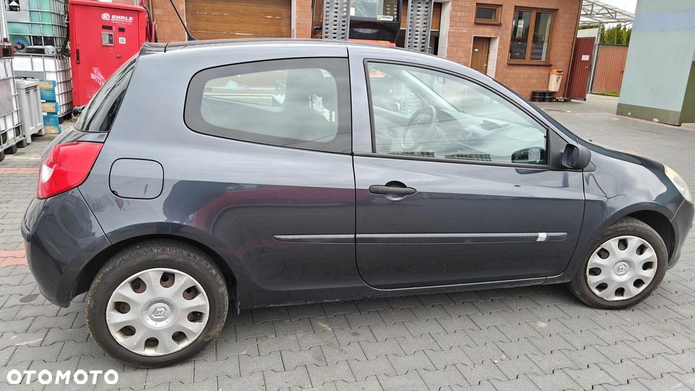 Renault Clio - 1
