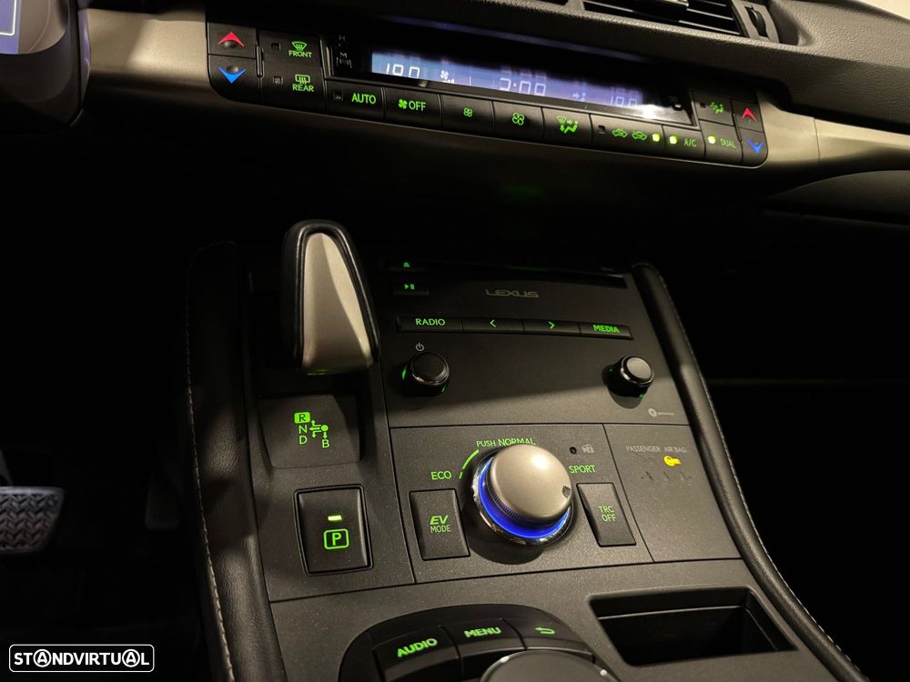 Lexus CT 200h Luxury - 41