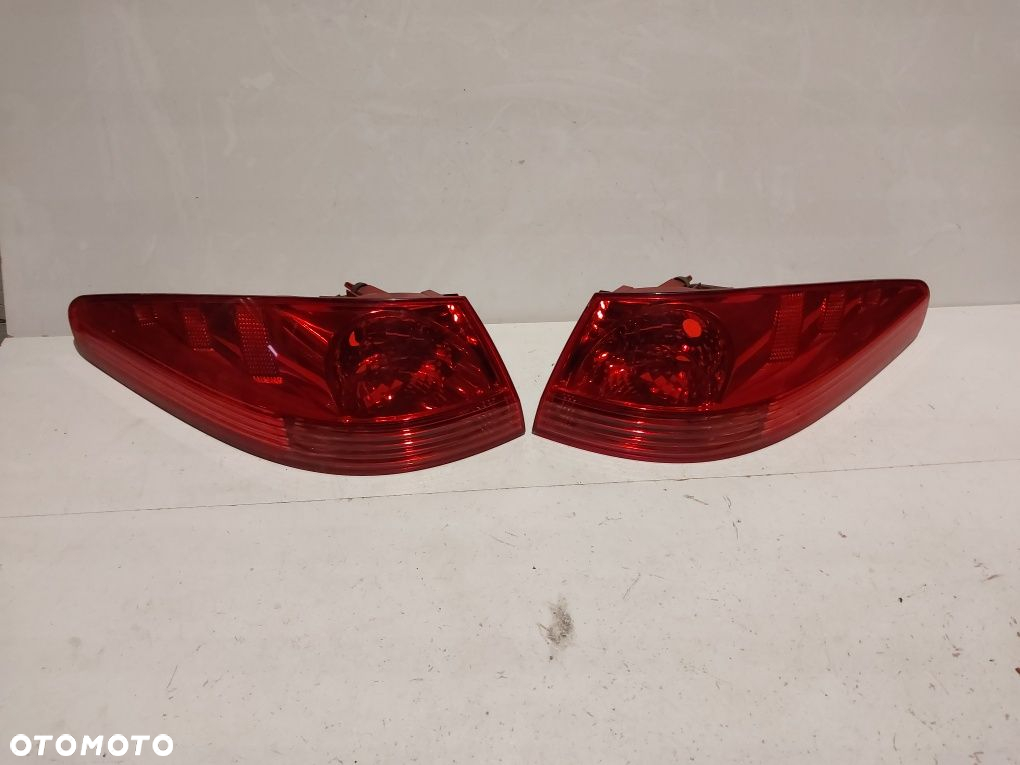 Peugeot 607 lift sedan prawa lewa tylna lampa tył w błotnik prawy lewy - 2