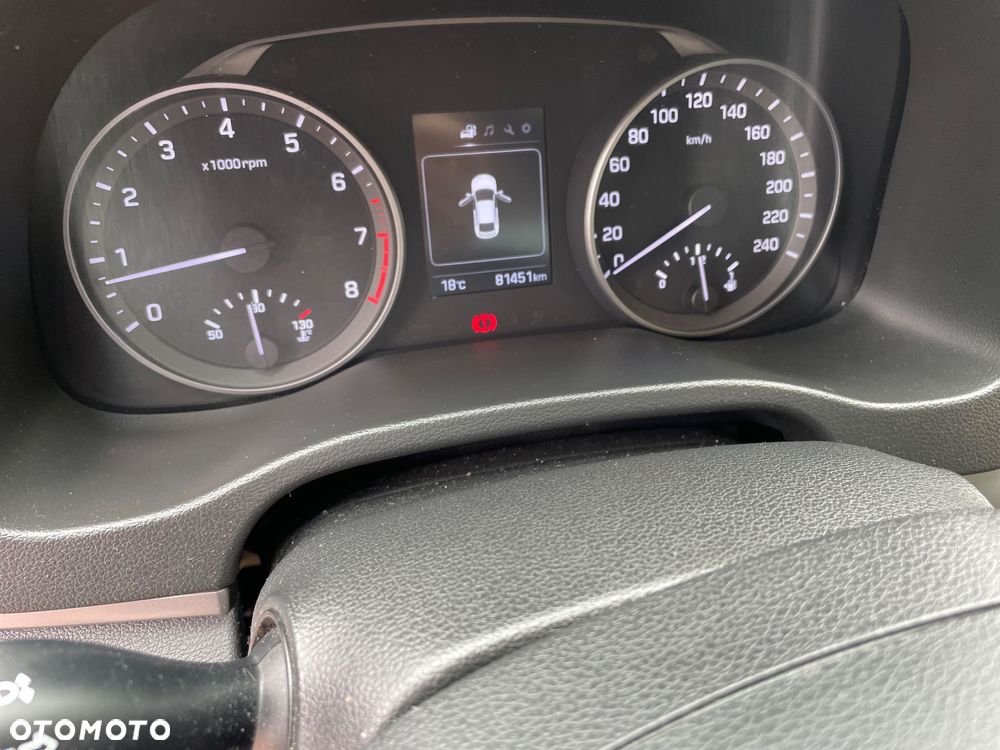 Hyundai Elantra 1.6 Classic Plus - 8
