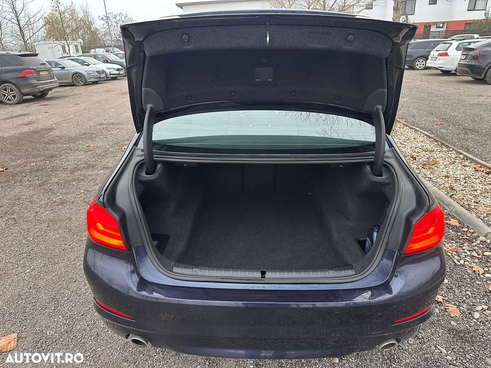 BMW Seria 5 520d AT MHEV - 11