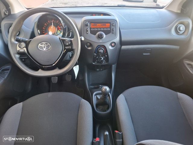 Toyota Aygo 1.0 X-Play - 8