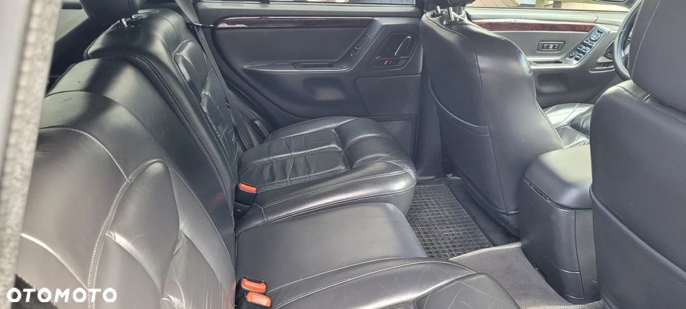 Jeep Grand Cherokee - 13