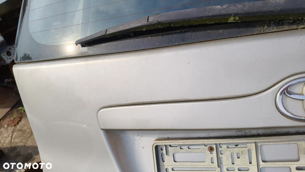 Klapa bagażnika Toyota Corolla Verso 01-04 1D9 - 8