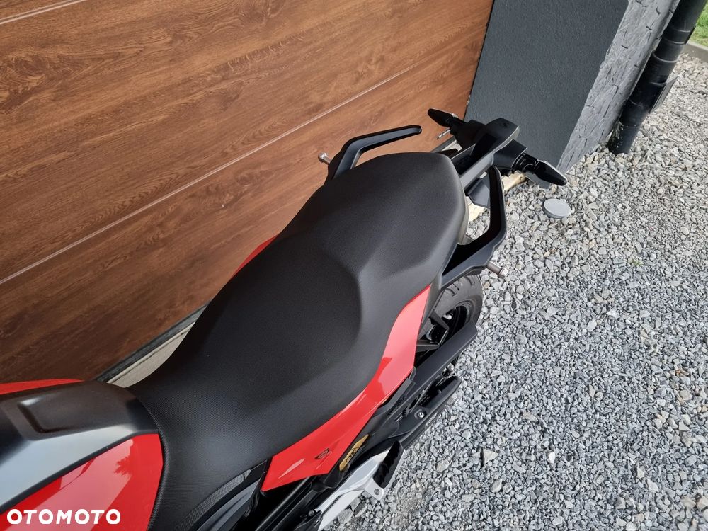 BMW XR - 18