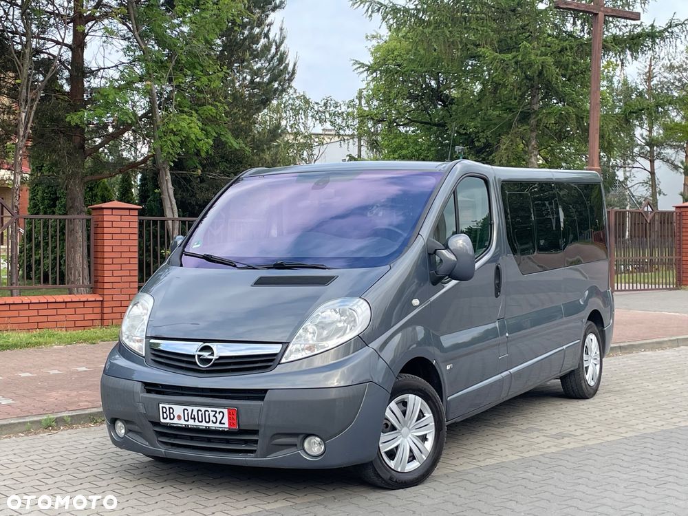 Opel Vivaro - 1