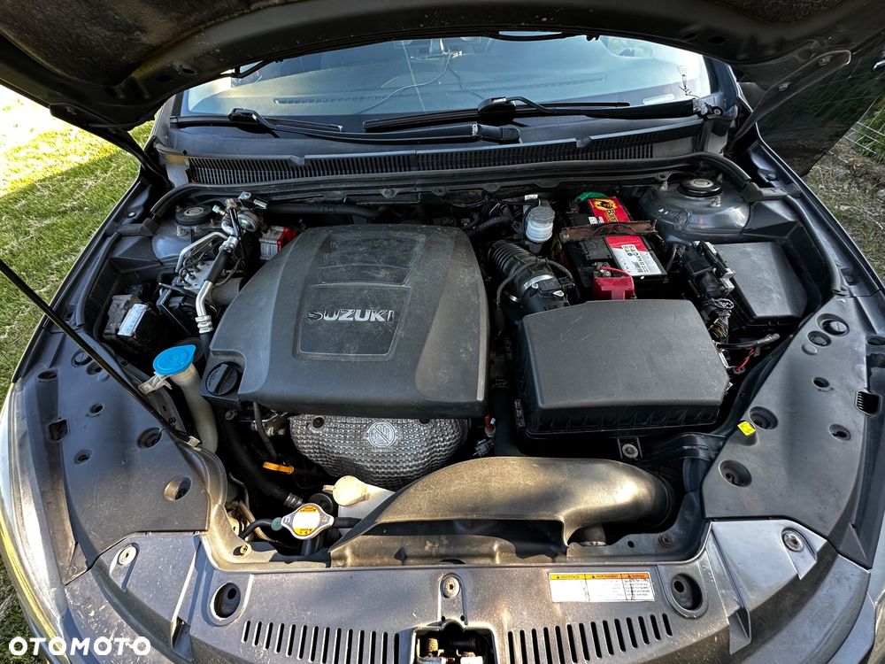 Suzuki Kizashi 2.4 Sport 4WD CVT - 17