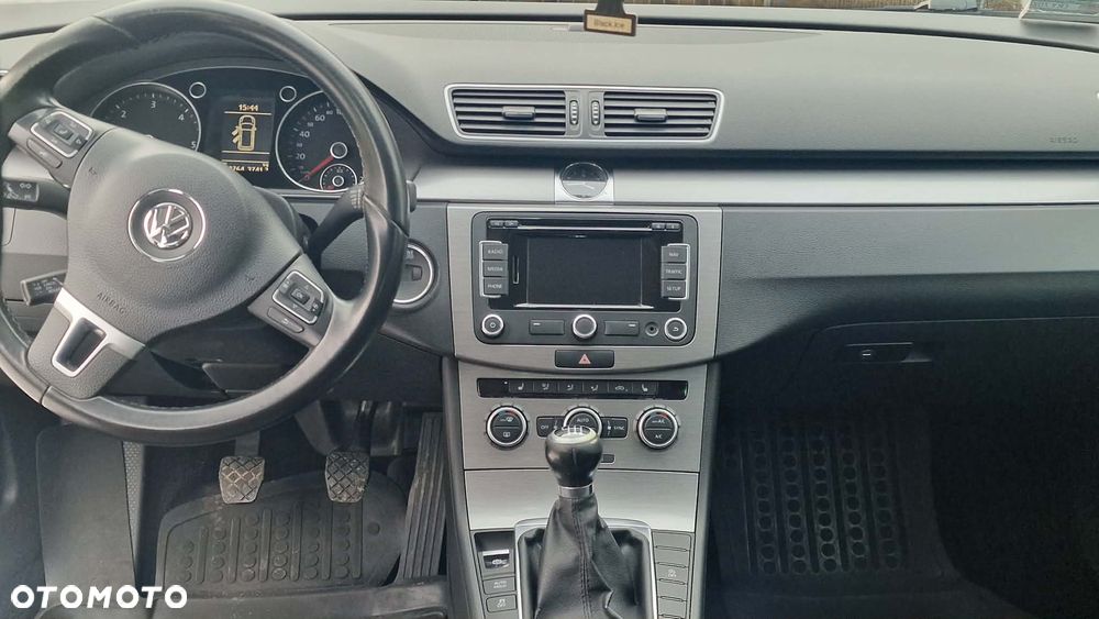 Volkswagen Passat 2.0 TDI BlueMotion Technology Comfortline - 7